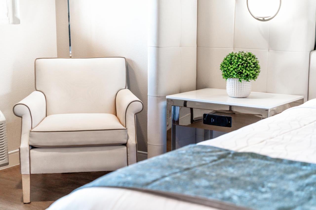 Aspire Inn Studios & Spas Bellflower Extérieur photo