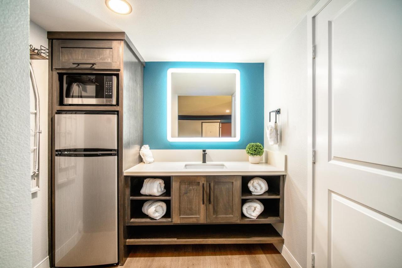 Aspire Inn Studios & Spas Bellflower Extérieur photo
