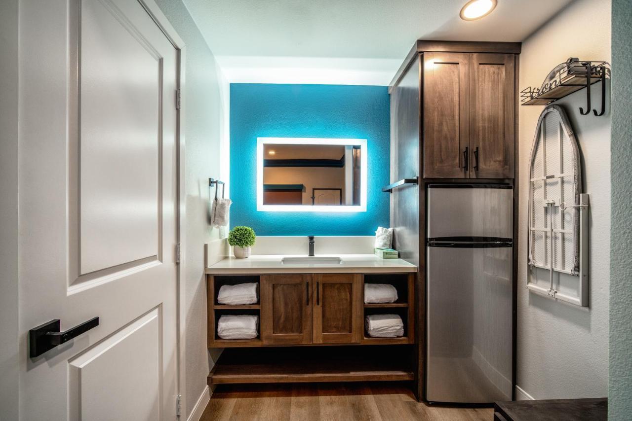 Aspire Inn Studios & Spas Bellflower Extérieur photo