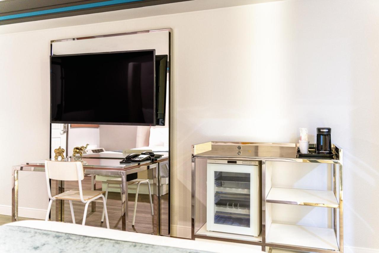 Aspire Inn Studios & Spas Bellflower Extérieur photo