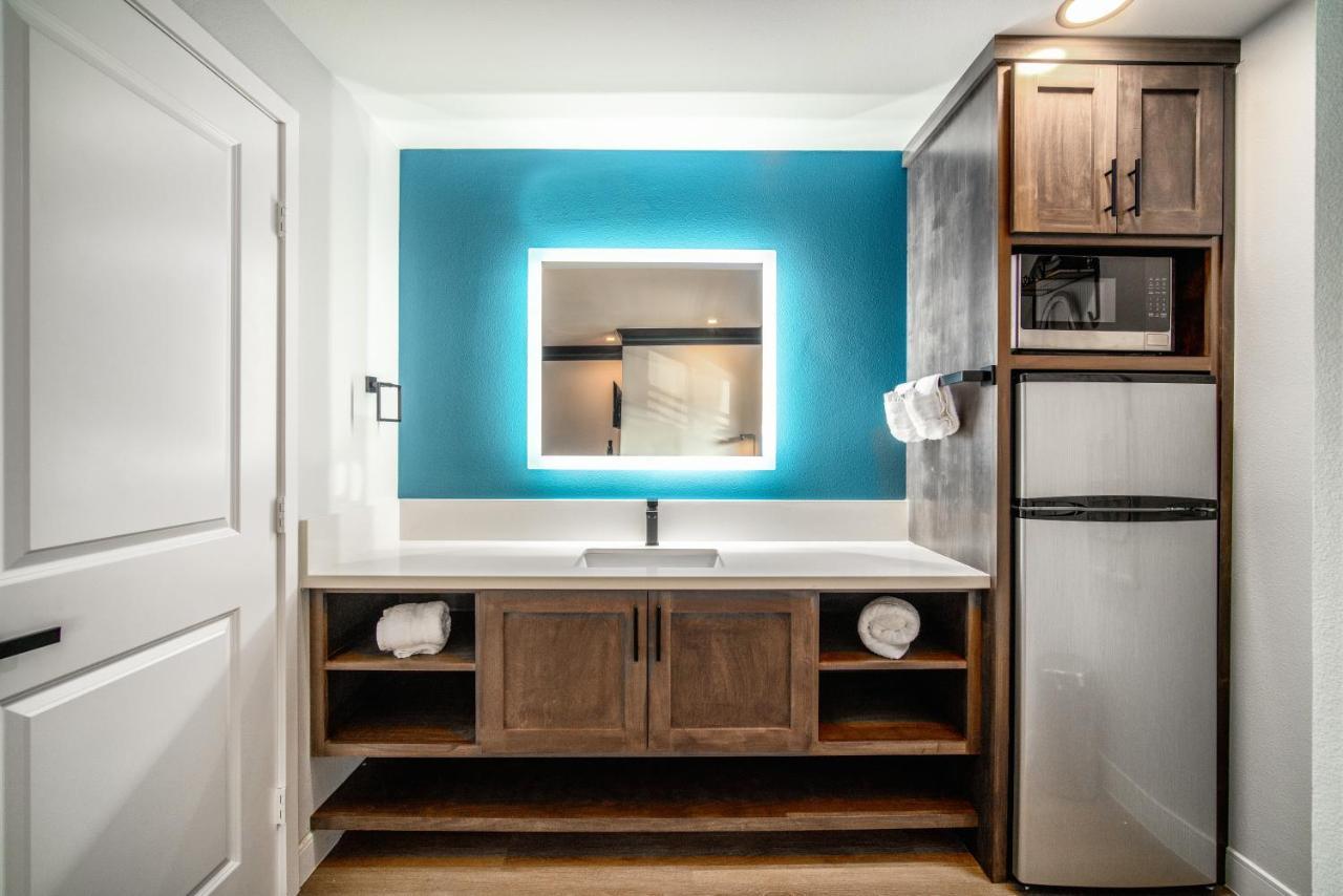 Aspire Inn Studios & Spas Bellflower Extérieur photo
