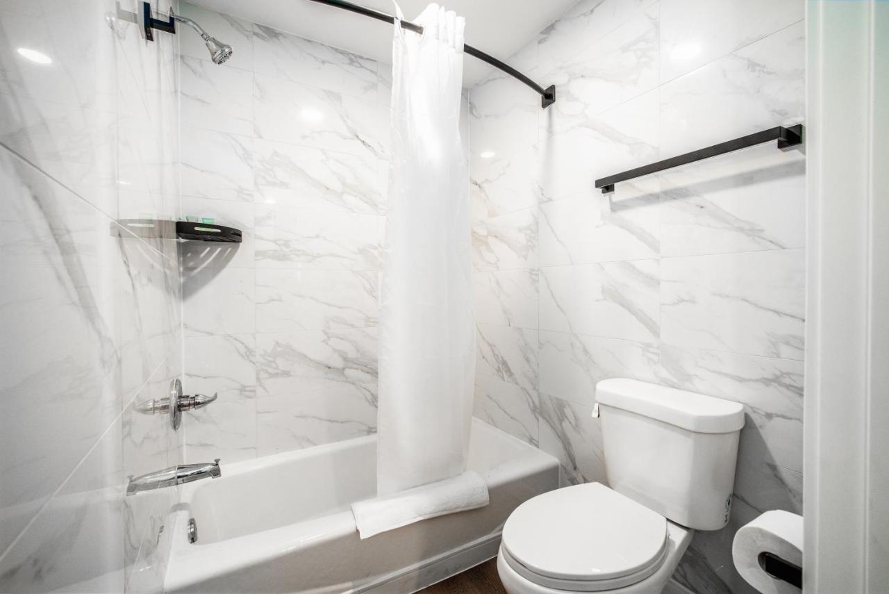 Aspire Inn Studios & Spas Bellflower Extérieur photo