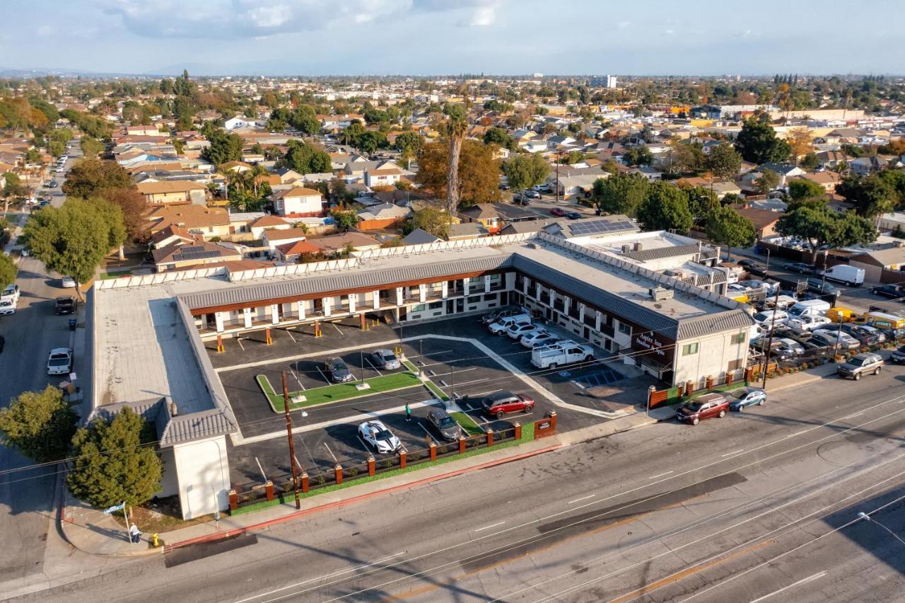 Aspire Inn Studios & Spas Bellflower Extérieur photo