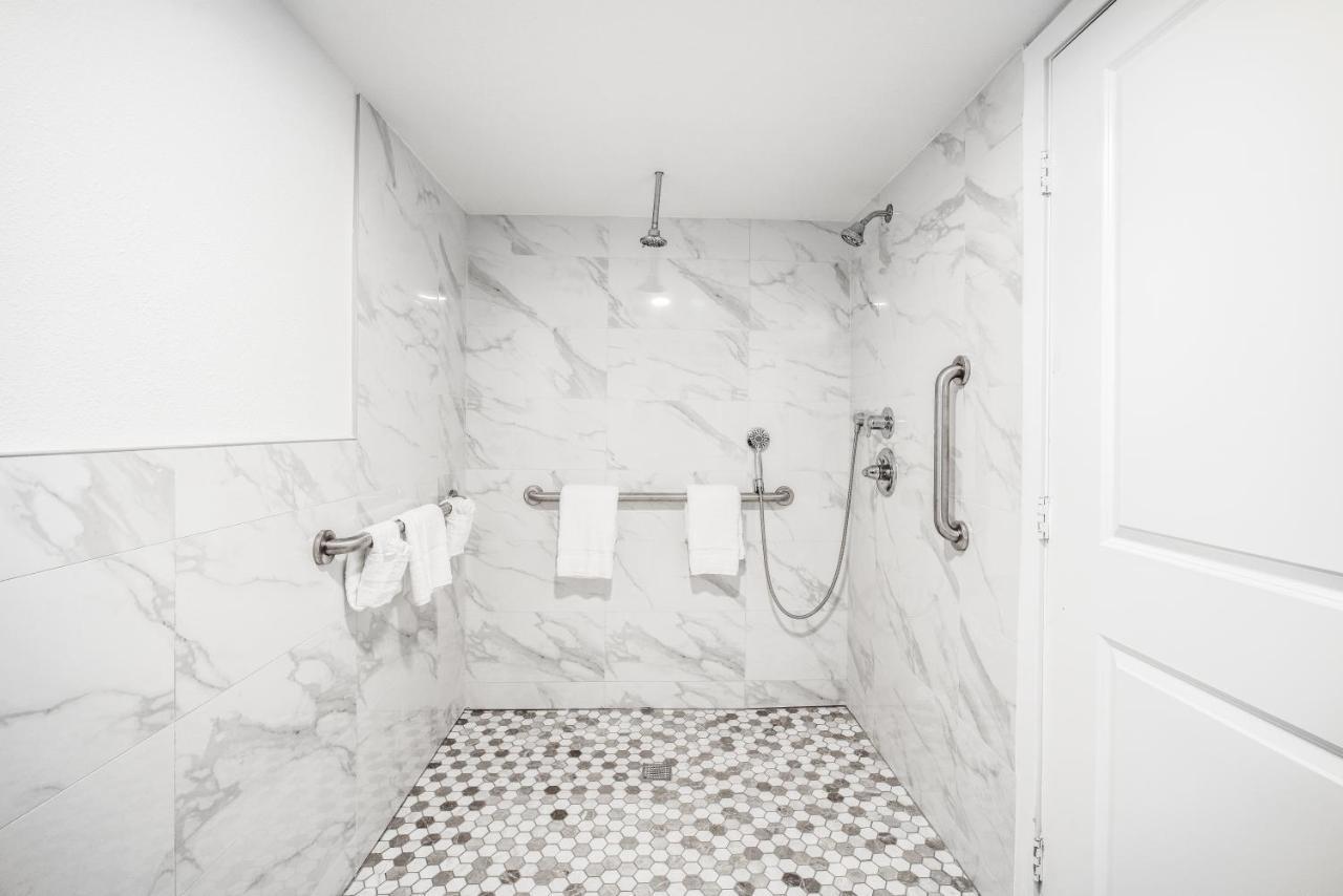 Aspire Inn Studios & Spas Bellflower Extérieur photo