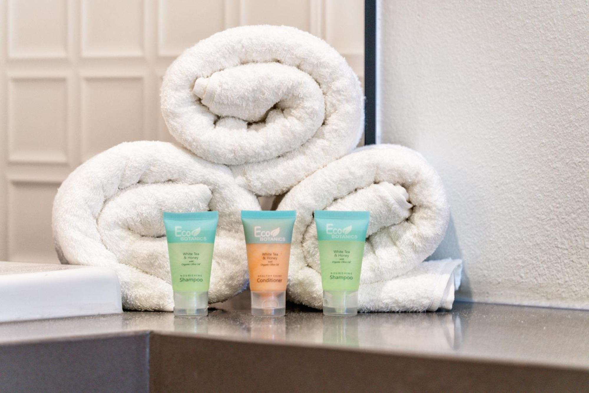 Aspire Inn Studios & Spas Bellflower Extérieur photo